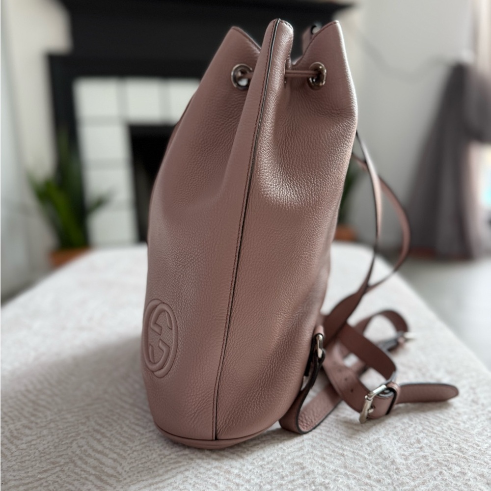 Gucci Pink Leather Drawstring Backpack - Picture 2 of 12